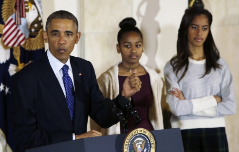 Sasha and Malia Obama Dress Comments: Elizabeth Lauten resigns after controversial Facebook posts