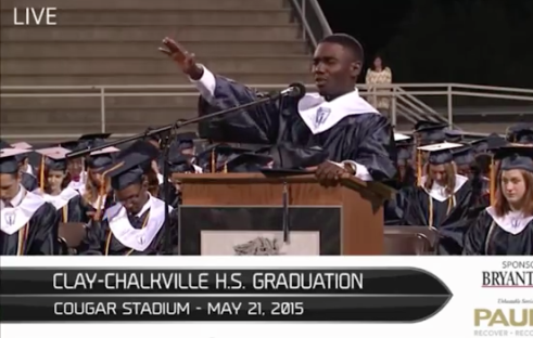 Teen invited to pray for legislators after graduation prayer goes viral