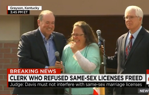 Atheist group's leader targets Huckabee and Rowan County Clerk Kim Davis