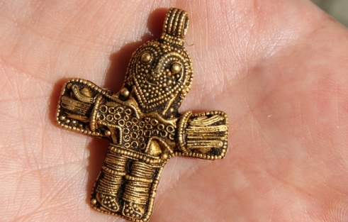 Viking crucifix may rewrite pagan history